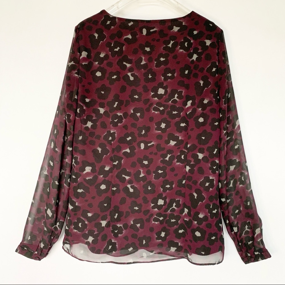 Banana Republic Animal Print Blouse. - Picture 2 of 4